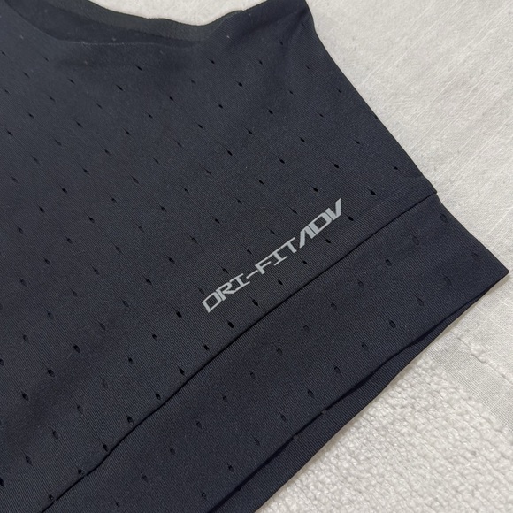 Nike Dri Fit Crop Top - Picture 5 of 6